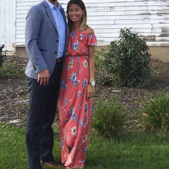 Dresses & Skirts - Maxi dress